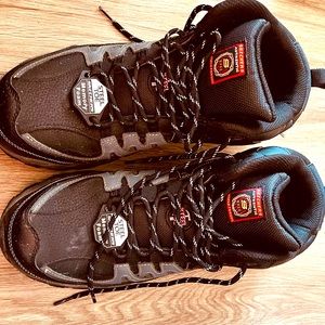 Selling Steel toe, slip resistant, made to last work sketcher. Used once
